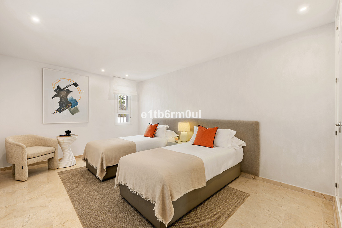 Appartement te koop in Nueva Andalucía | 2 slaapkamers H5472628