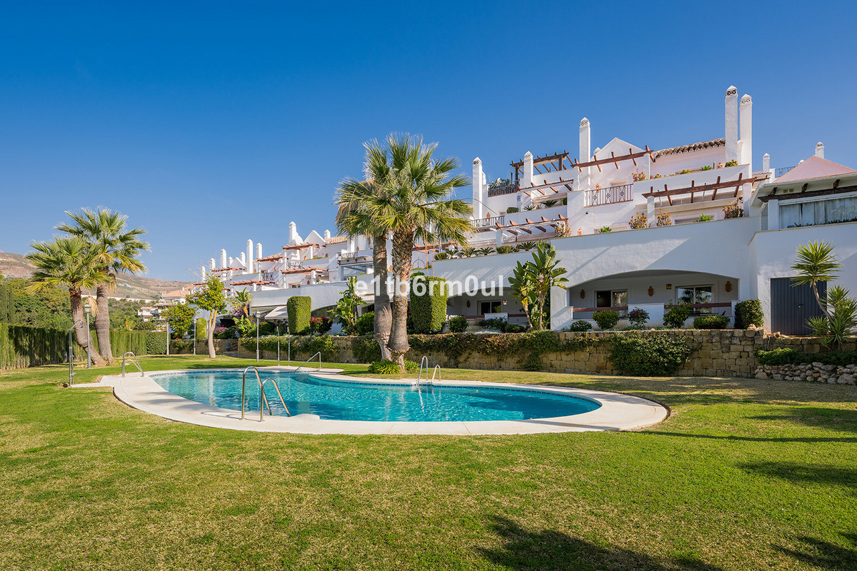 Appartement te koop in Nueva Andalucía | 2 slaapkamers H5472628