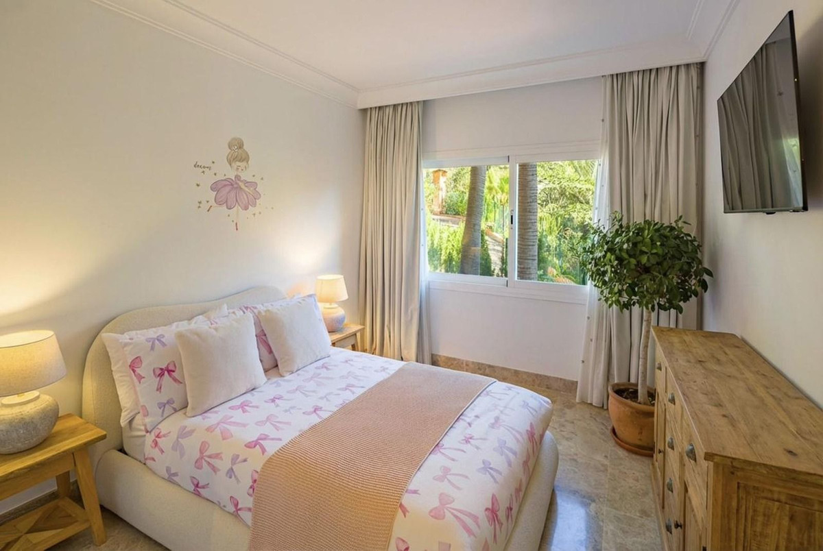 Appartement te koop in Nueva Andalucía | 4 slaapkamers H5477911