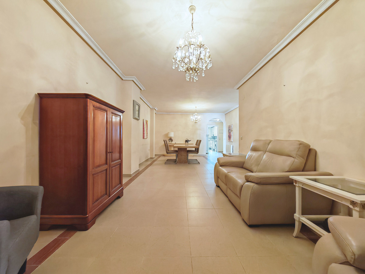 Appartement te koop in Nueva Andalucía | 2 slaapkamers H5480959