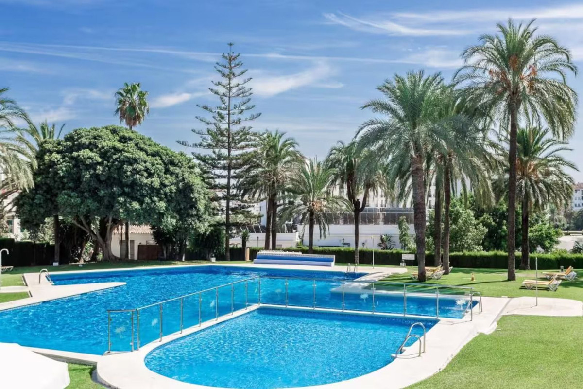Appartement te koop in Nueva Andalucía | 2 slaapkamers H5482636