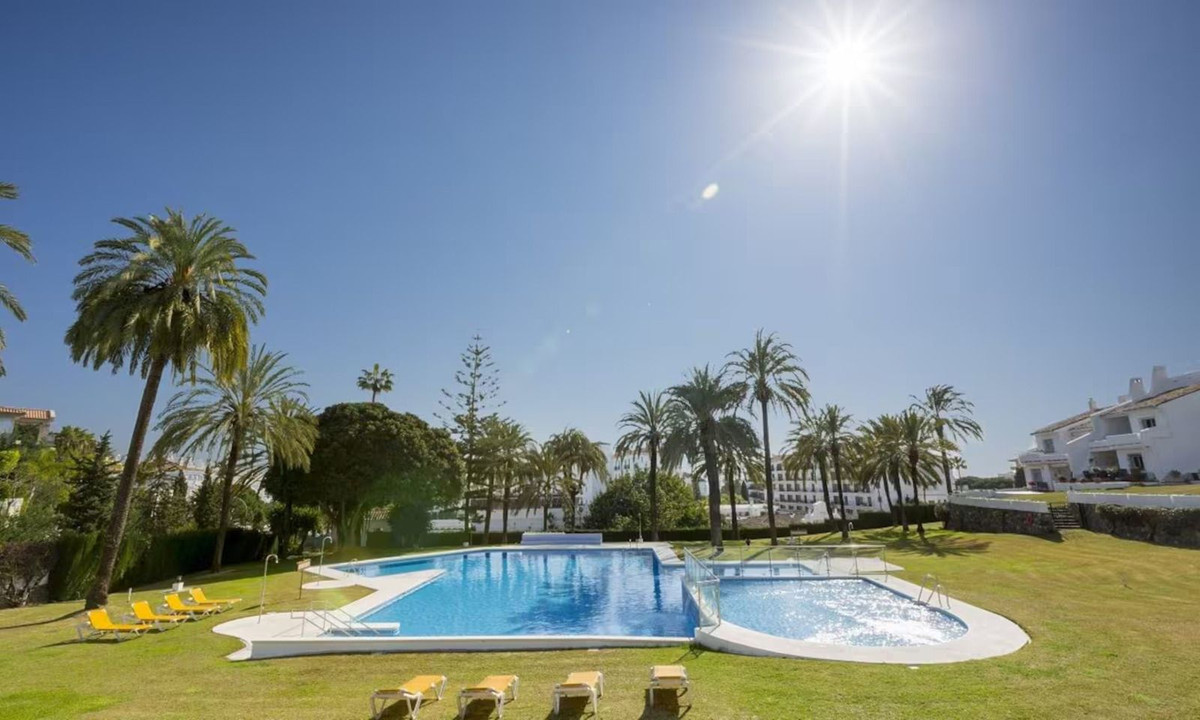 Appartement te koop in Nueva Andalucía | 2 slaapkamers H5482636