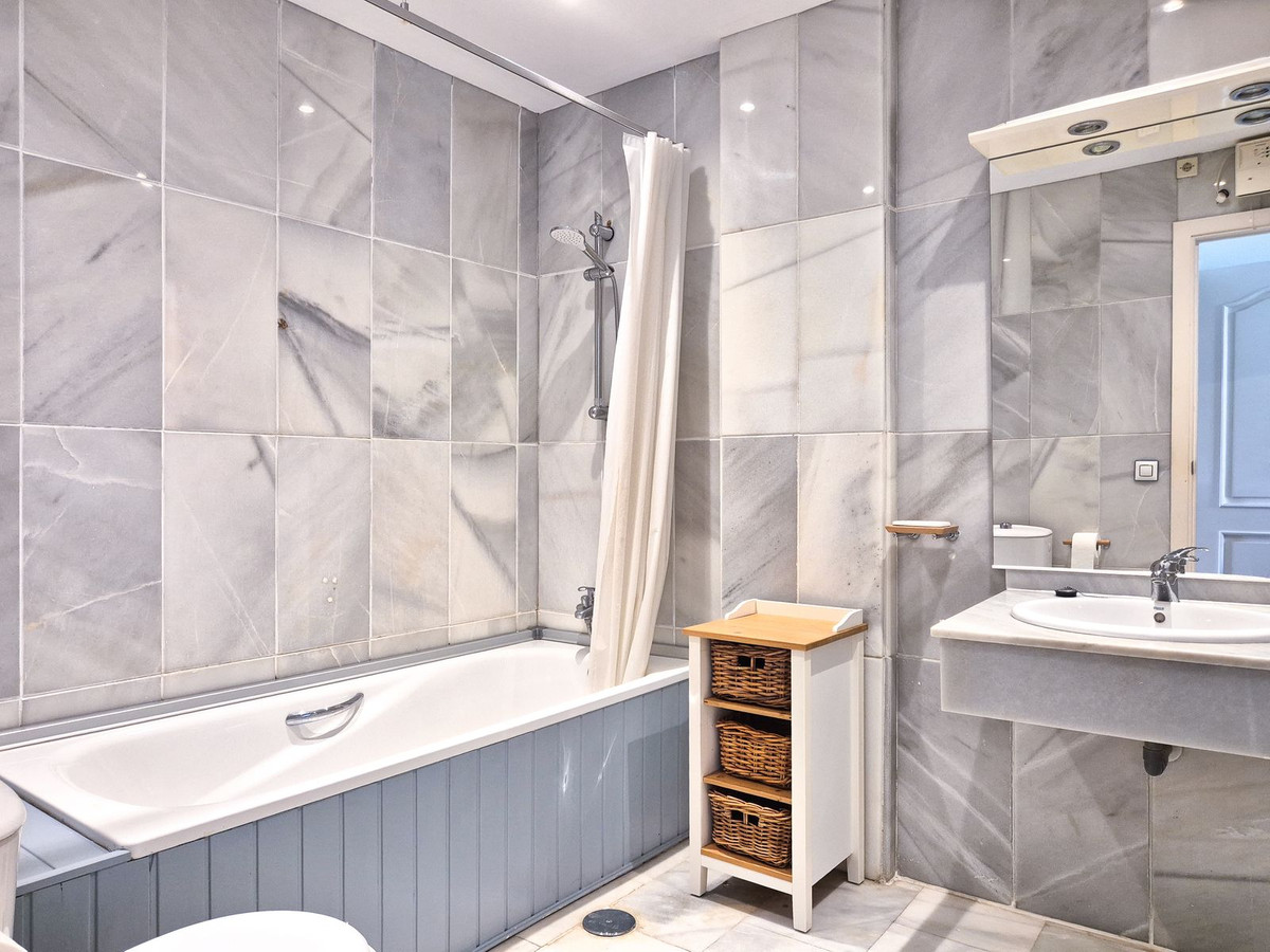 Appartement te koop in Nueva Andalucía | 2 slaapkamers H5484601