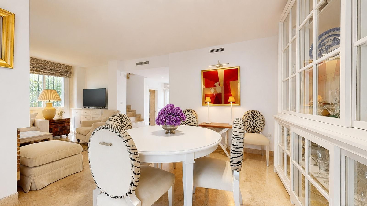 Appartement te koop in Nueva Andalucía | 3 slaapkamers H5487586