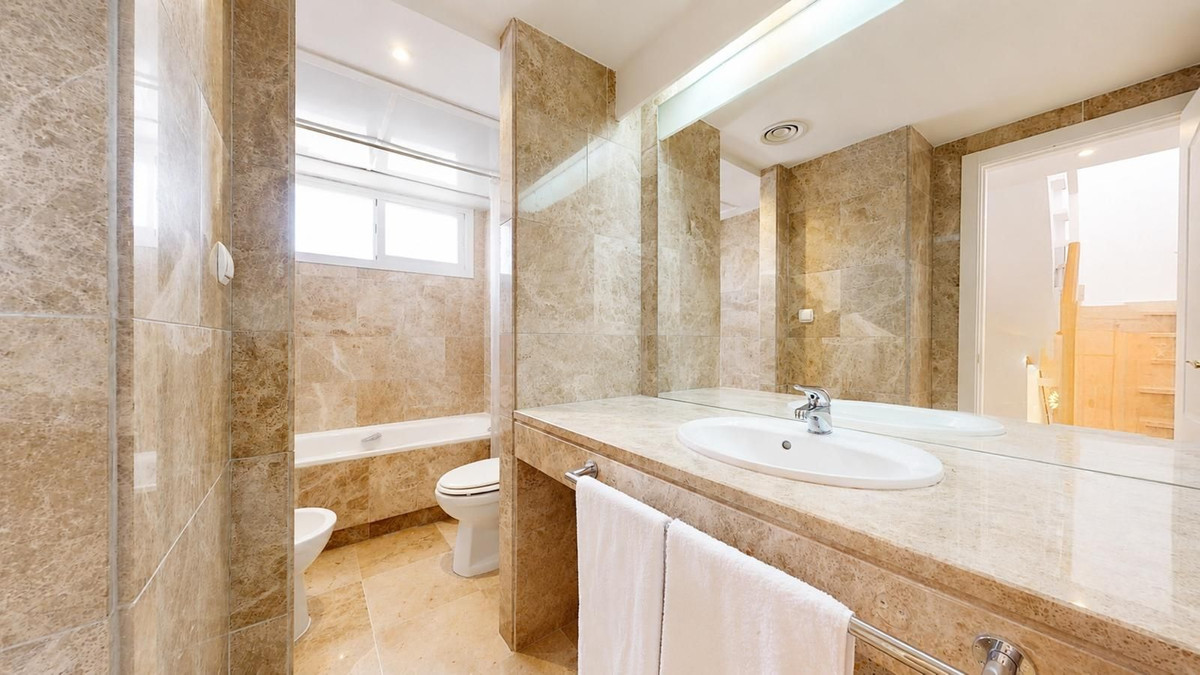 Appartement te koop in Nueva Andalucía | 3 slaapkamers H5487586