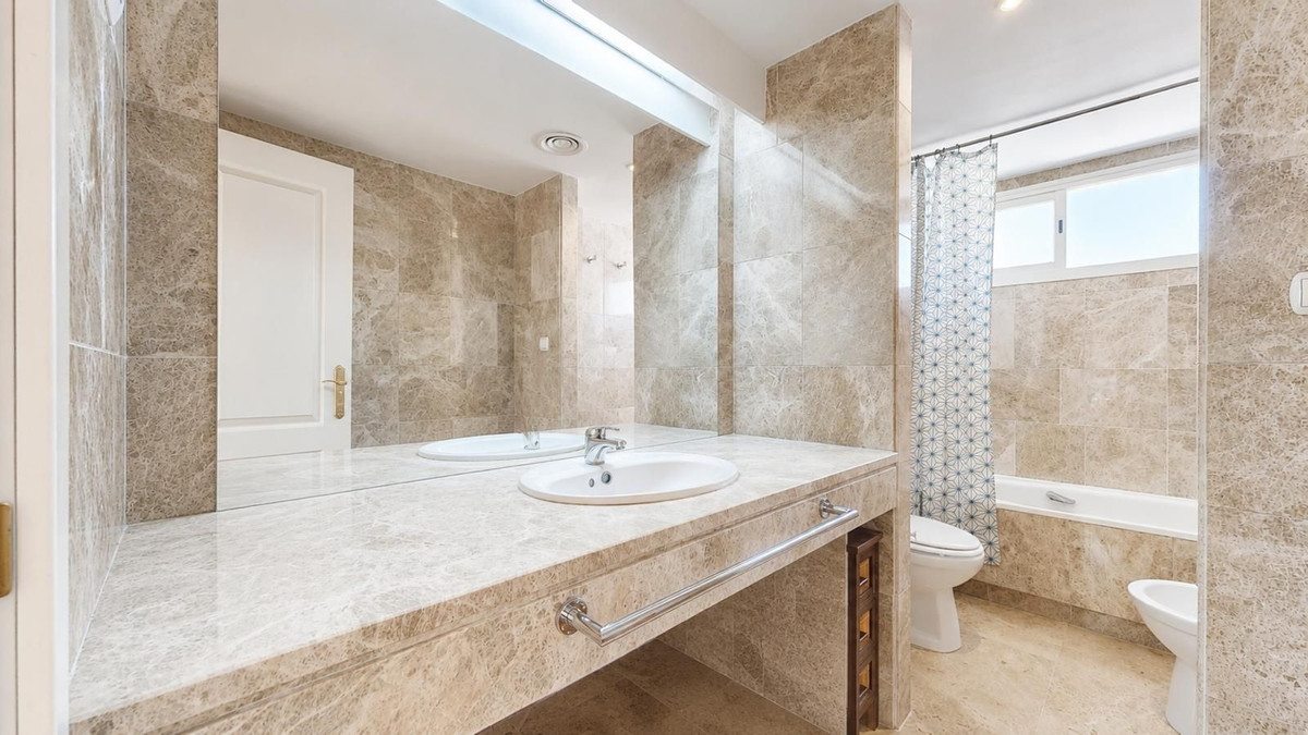 Appartement te koop in Nueva Andalucía | 3 slaapkamers H5487586