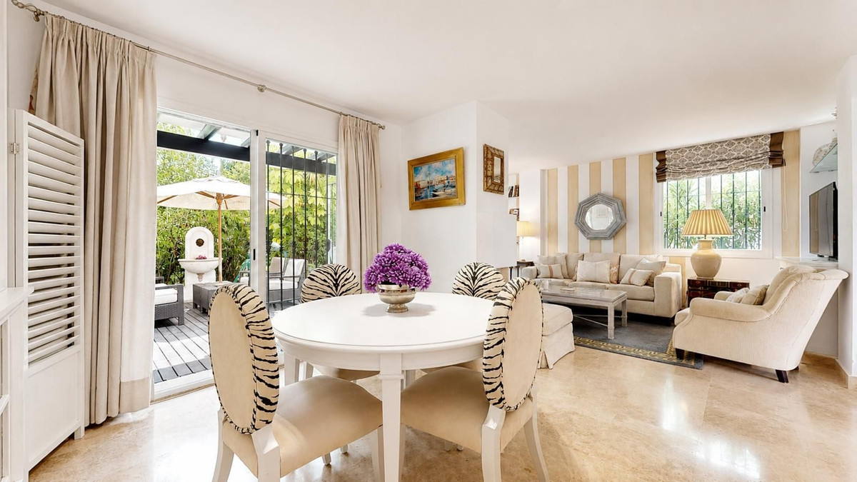 Appartement te koop in Nueva Andalucía | 3 slaapkamers H5487586