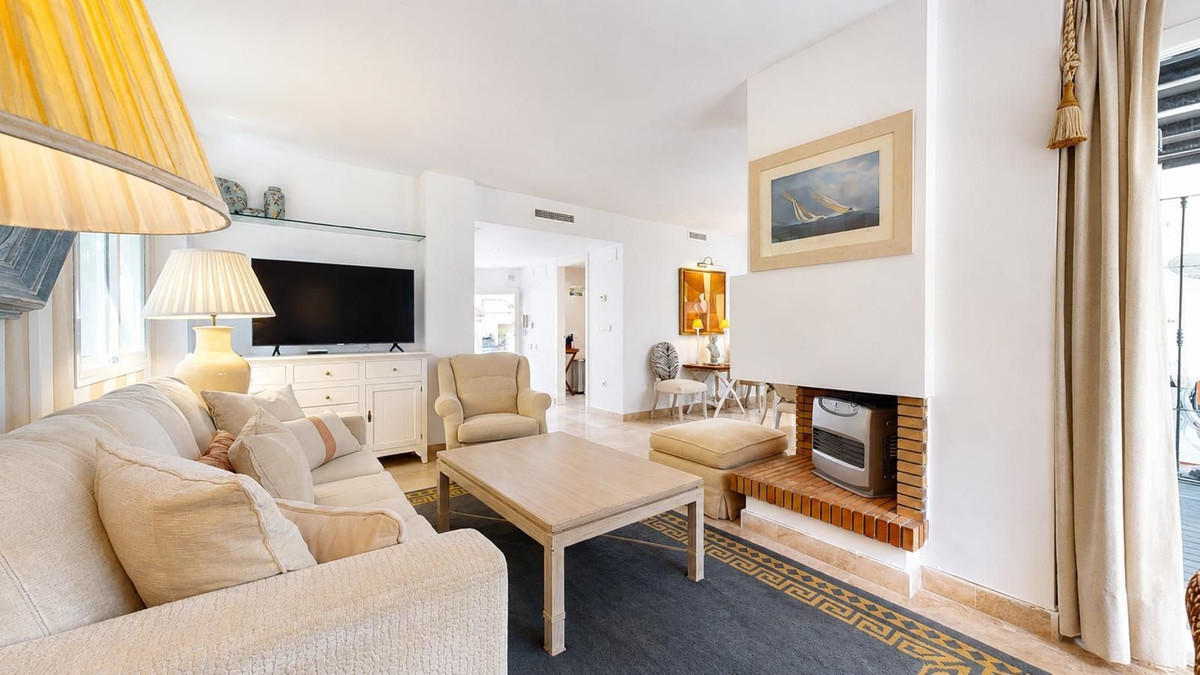 Appartement te koop in Nueva Andalucía | 3 slaapkamers H5487586