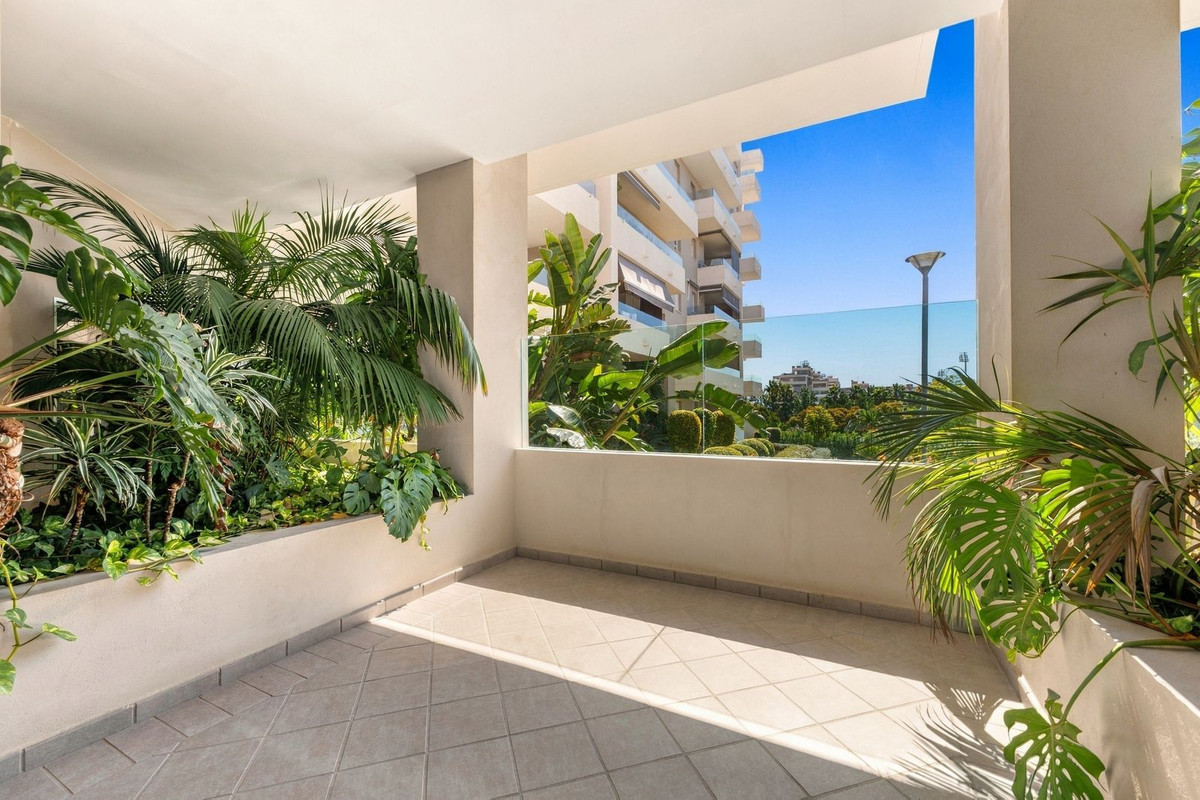 Appartement te koop in Nueva Andalucía | 3 slaapkamers H5487637