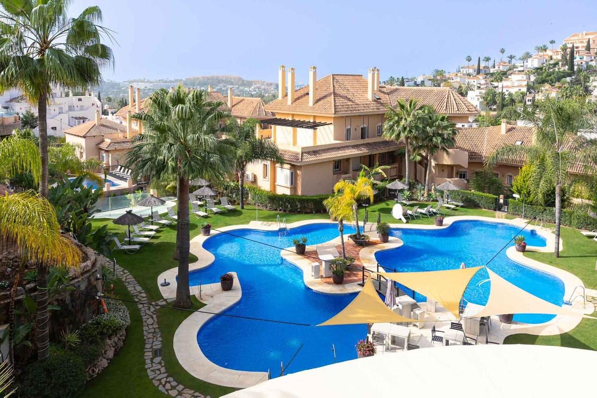 Appartement te koop in Nueva Andalucía | 2 slaapkamers H5488369