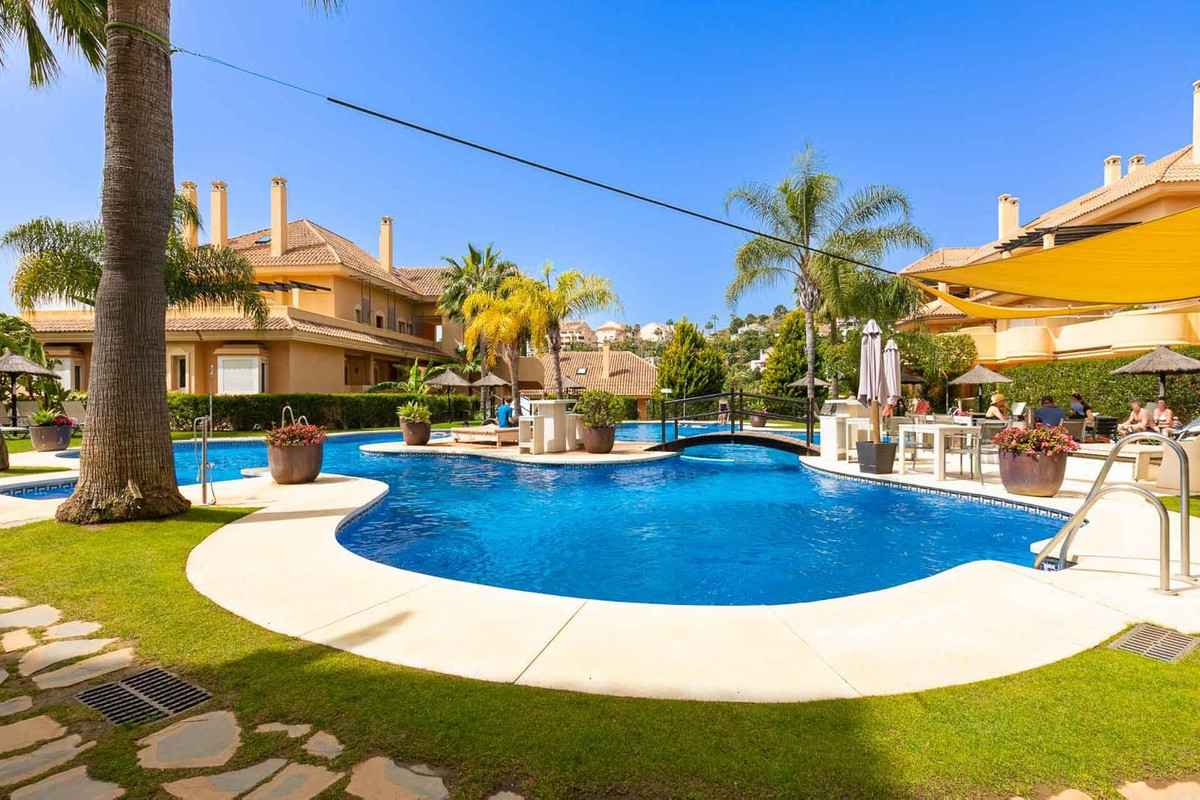 Appartement te koop in Nueva Andalucía | 2 slaapkamers H5488369