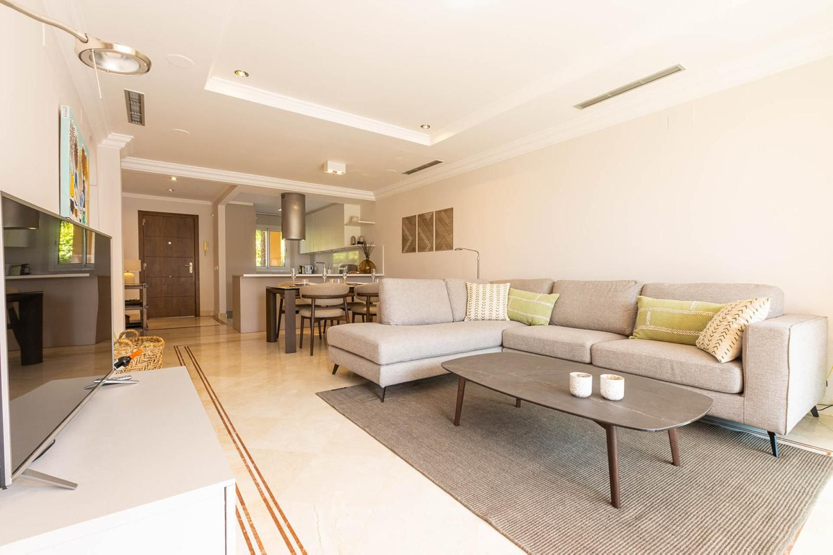 Appartement te koop in Nueva Andalucía | 2 slaapkamers H5488369