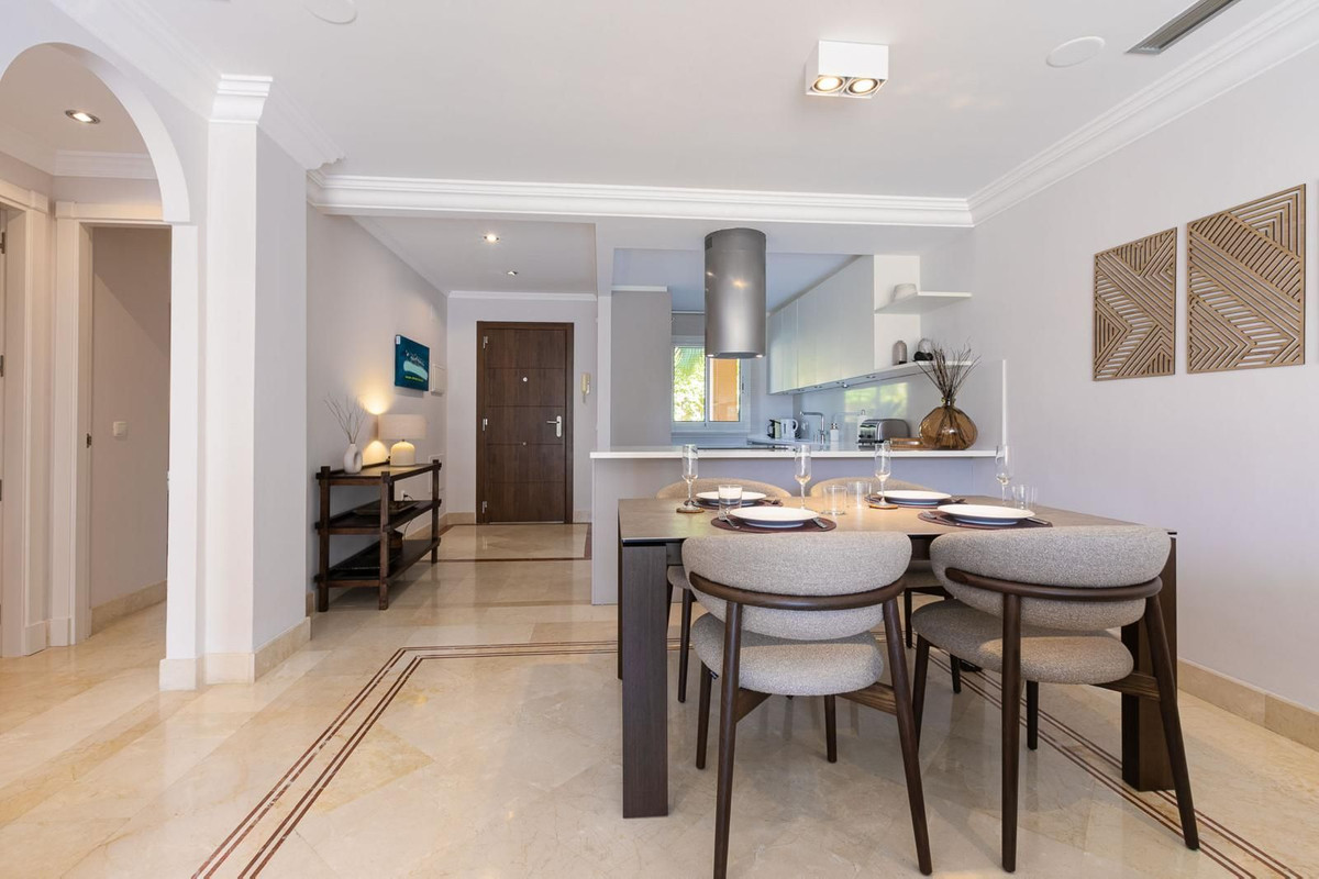 Appartement te koop in Nueva Andalucía | 2 slaapkamers H5488369
