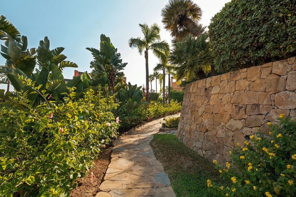 Property main view 60