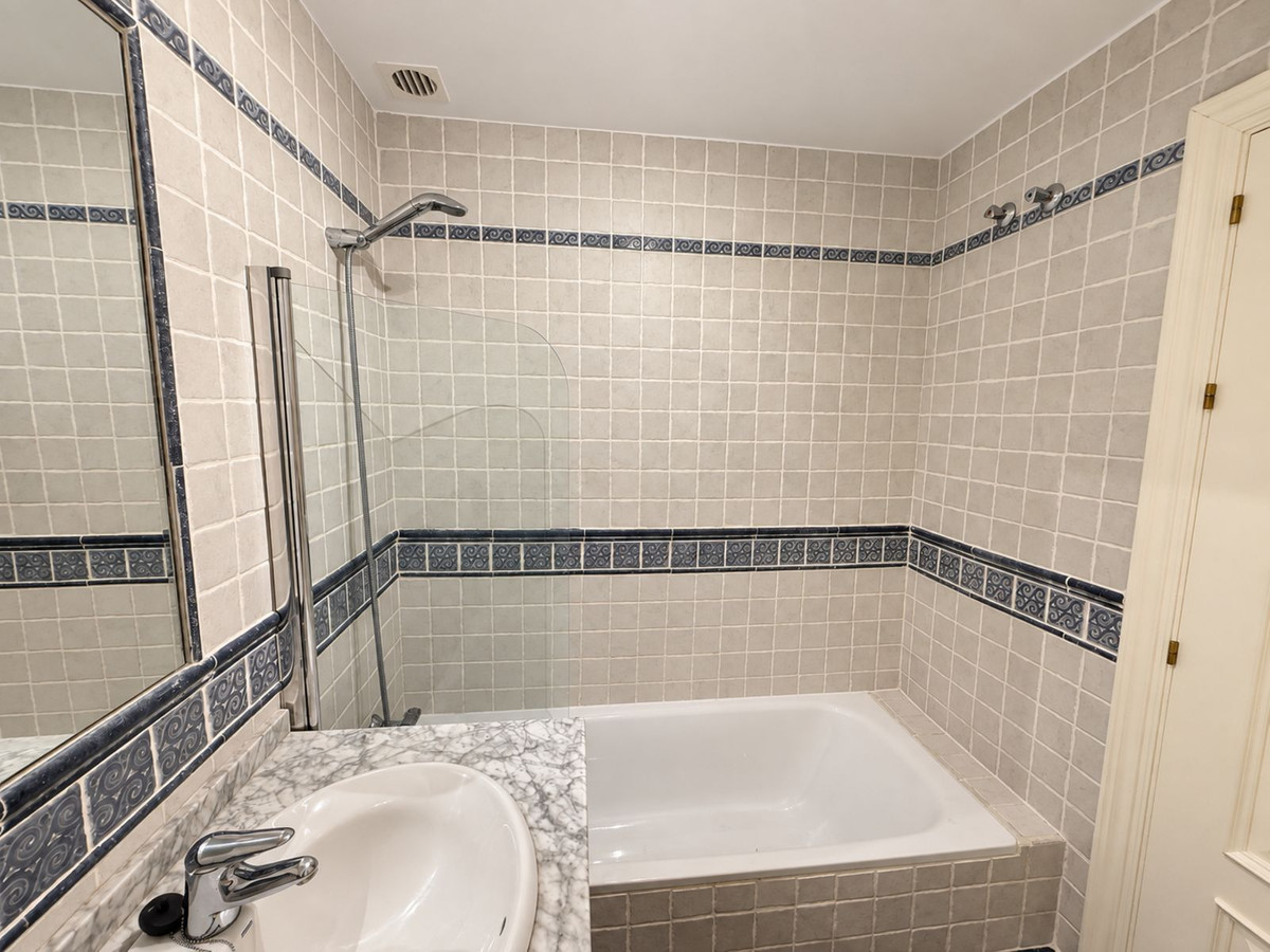 Appartement te koop in Nueva Andalucía | 2 slaapkamers H5491285