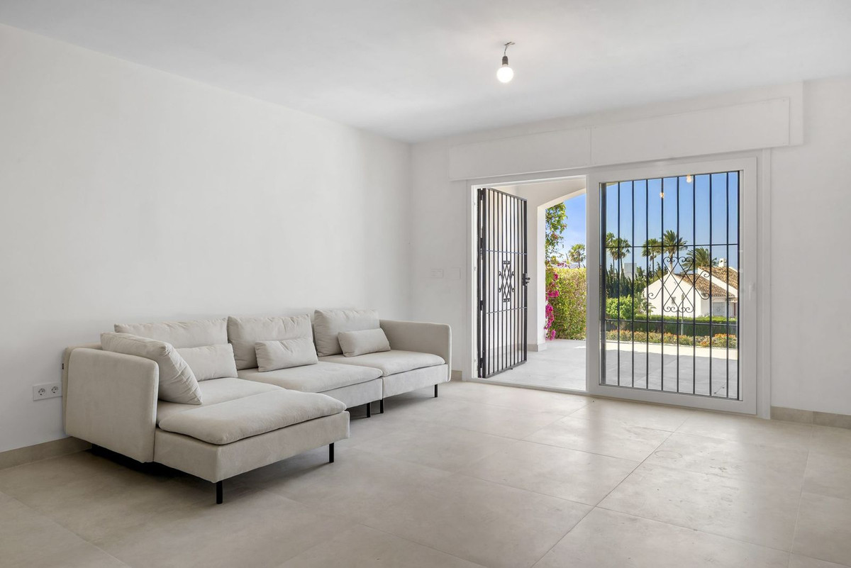 Appartement te koop in Nueva Andalucía | 3 slaapkamers H5492299