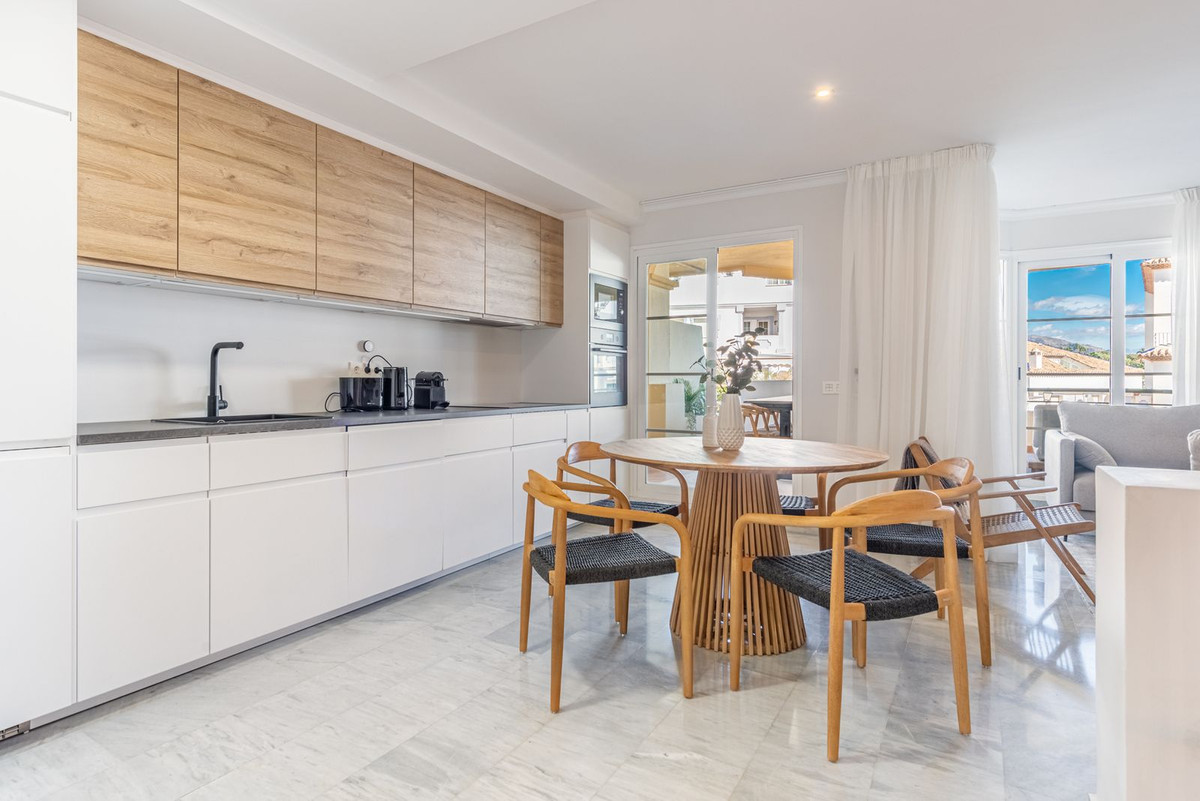 Appartement te koop in Nueva Andalucía | 3 slaapkamers H5493982