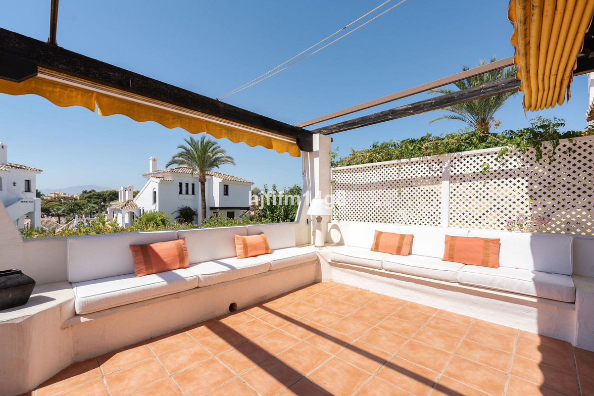 Appartement te koop in Nueva Andalucía | 2 slaapkamers H5494531