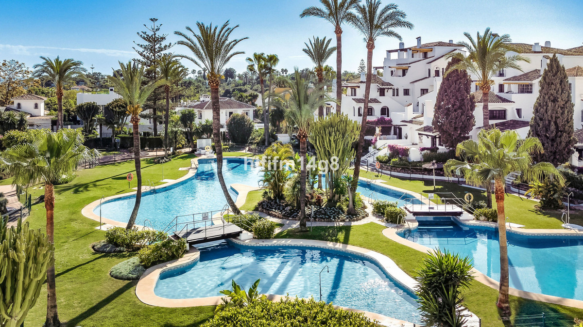 Appartement te koop in Nueva Andalucía | 2 slaapkamers H5494531