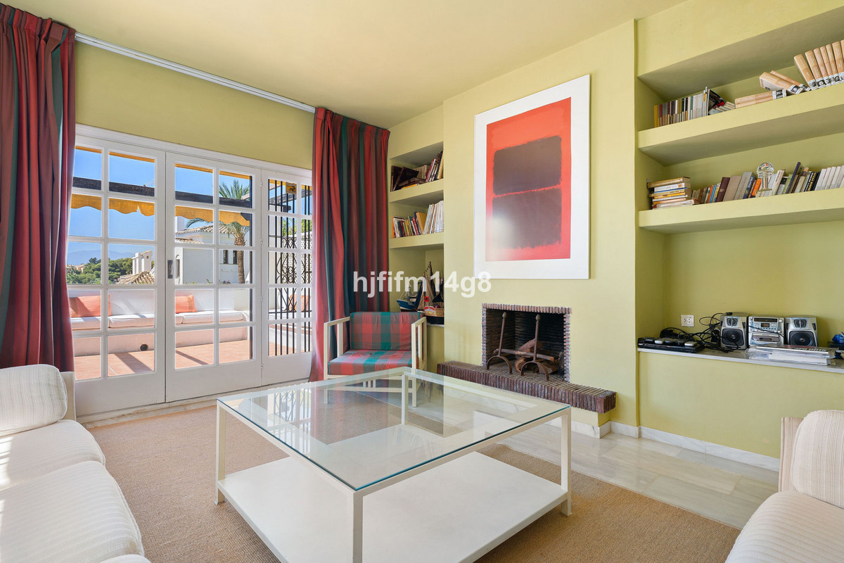 Appartement te koop in Nueva Andalucía | 2 slaapkamers H5494531