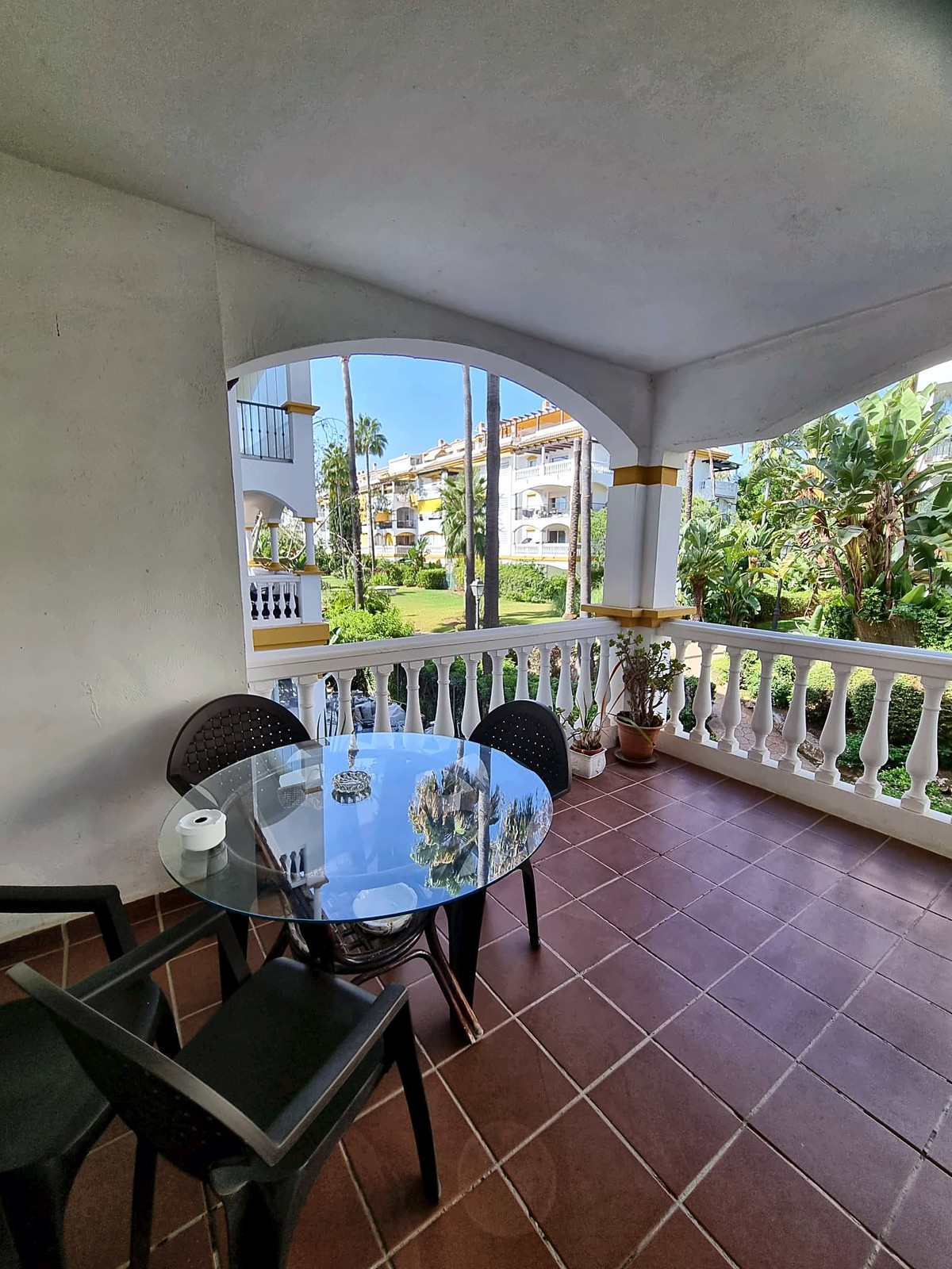 Appartement te koop in Nueva Andalucía | 2 slaapkamers H5496349