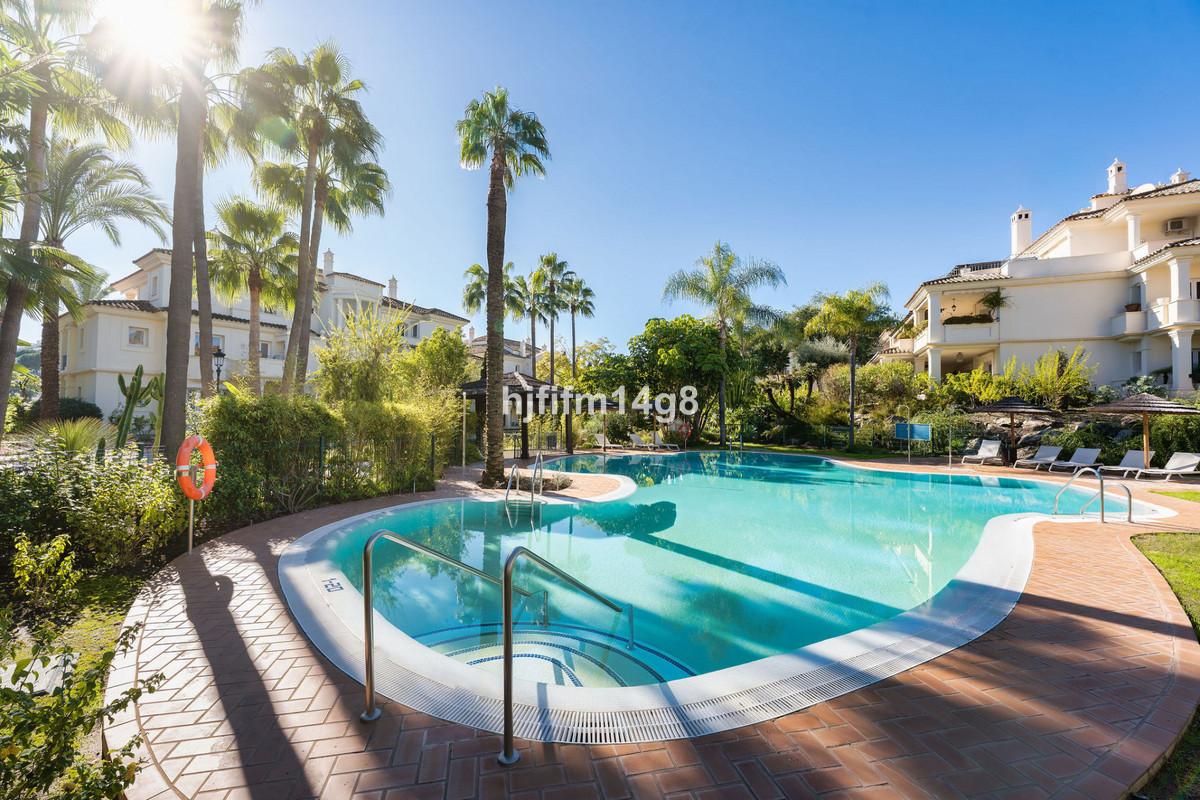 Appartement te koop in Nueva Andalucía | 2 slaapkamers H5497027