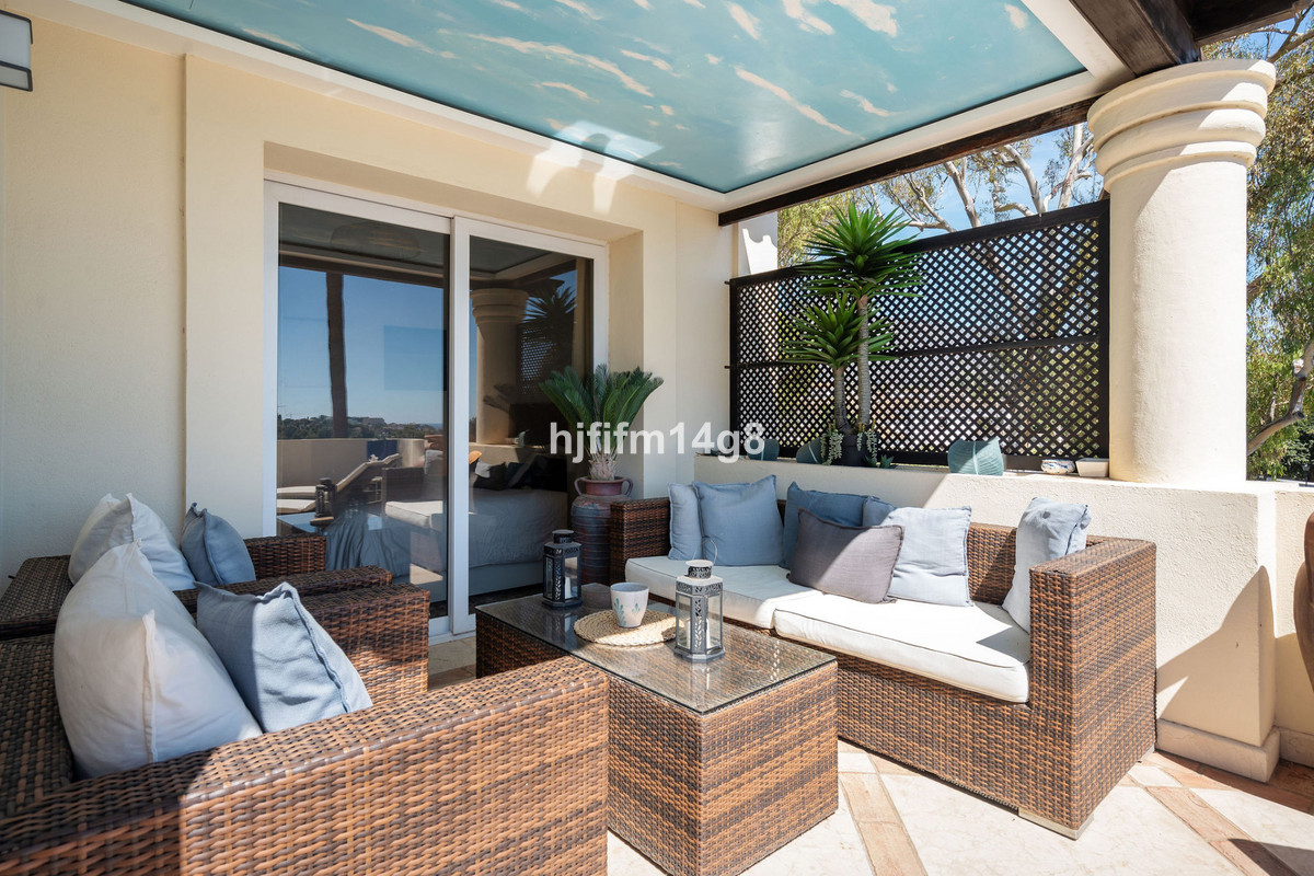 Appartement te koop in Nueva Andalucía | 2 slaapkamers H5497027