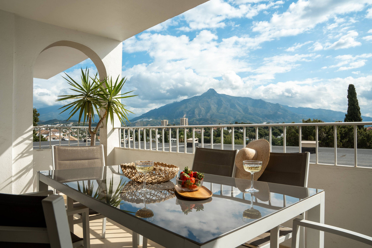 Appartement te koop in Nueva Andalucía | 4 slaapkamers H5498407