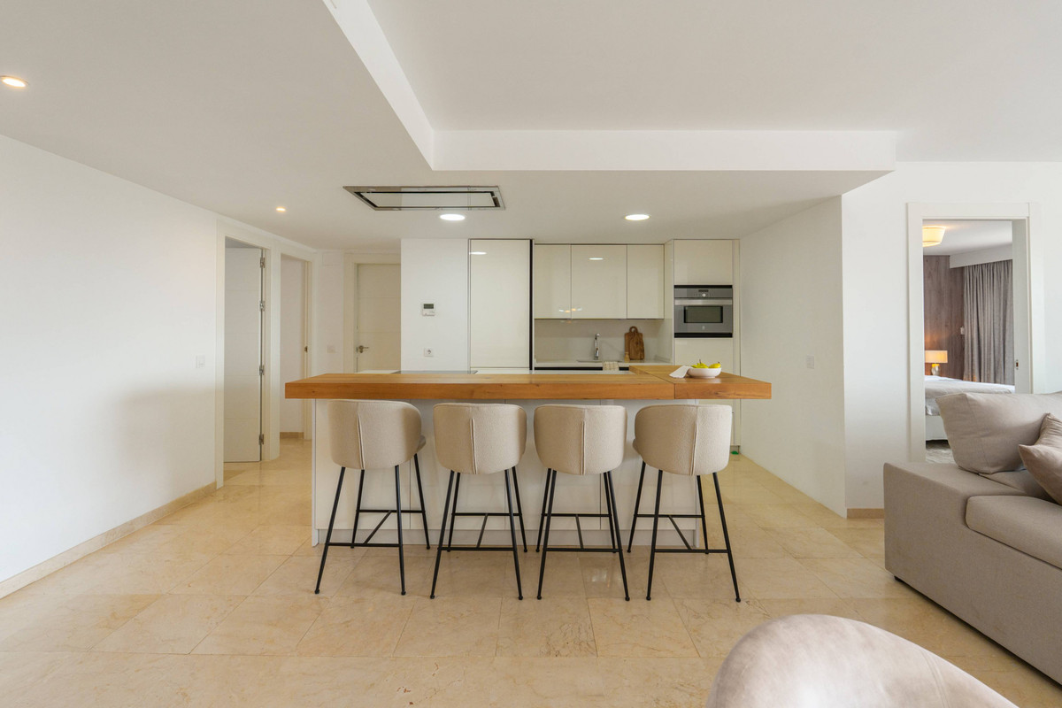 Appartement te koop in Nueva Andalucía | 4 slaapkamers H5498407