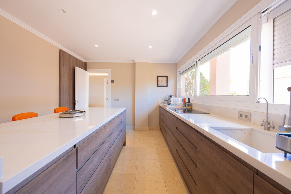 Appartement te koop in Nueva Andalucía | 3 slaapkamers H5498503