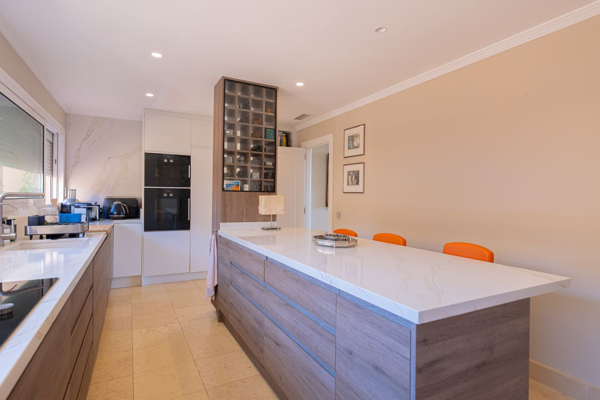 Appartement te koop in Nueva Andalucía | 3 slaapkamers H5498503