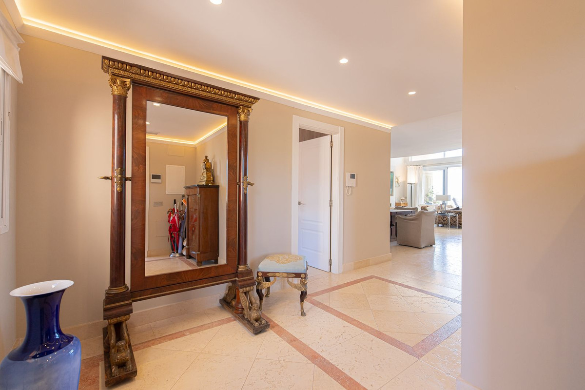 Appartement te koop in Nueva Andalucía | 3 slaapkamers H5498503