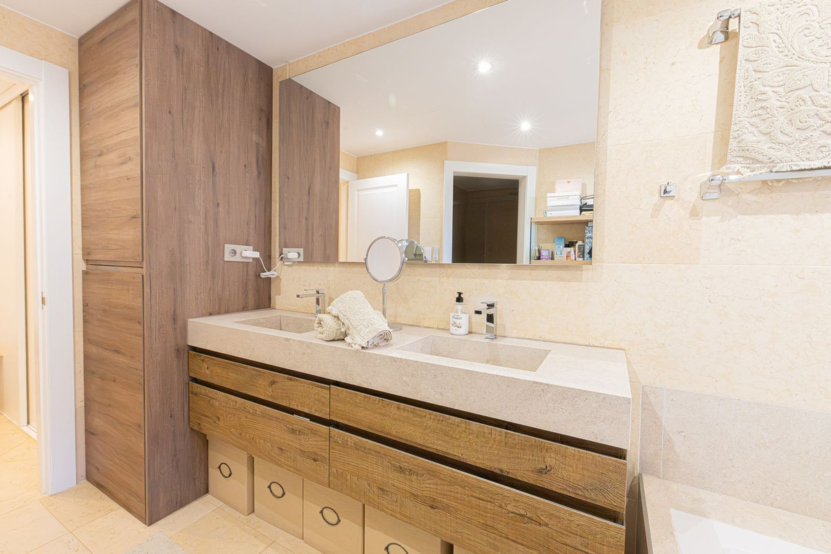 Appartement te koop in Nueva Andalucía | 3 slaapkamers H5498503