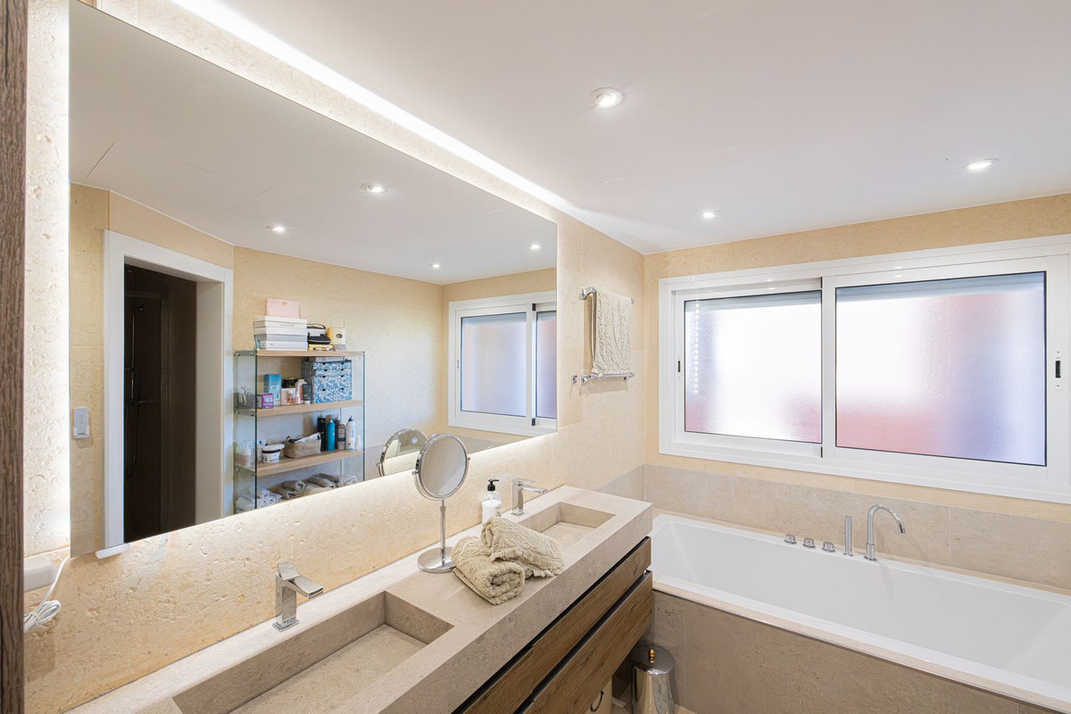 Appartement te koop in Nueva Andalucía | 3 slaapkamers H5498503