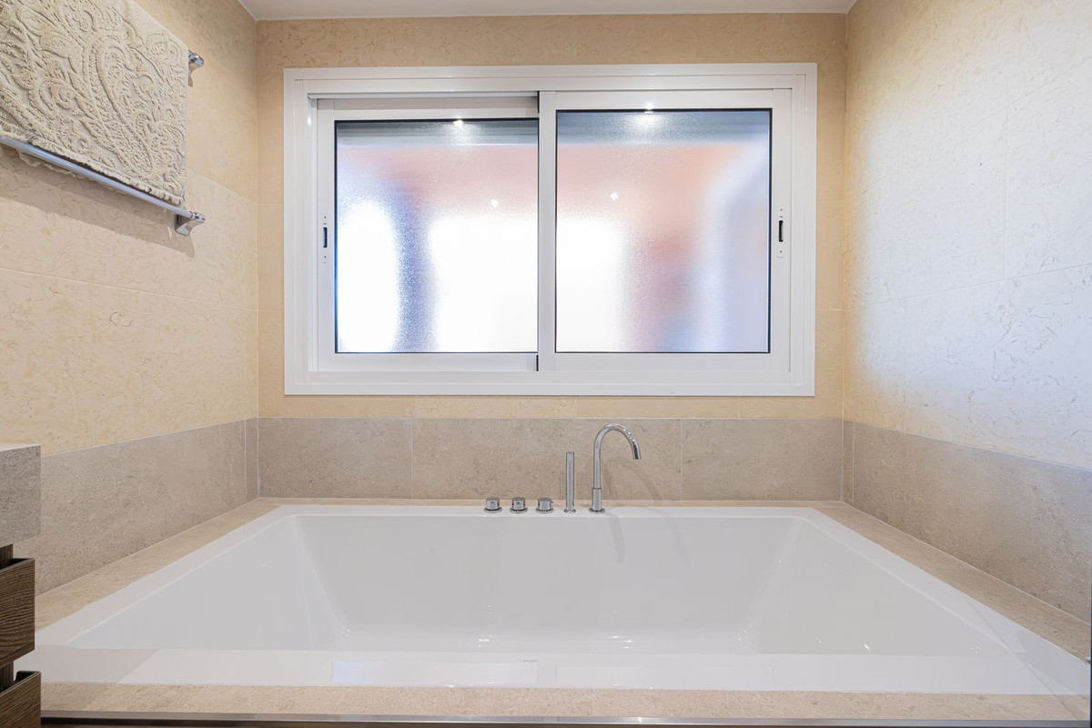 Appartement te koop in Nueva Andalucía | 3 slaapkamers H5498503