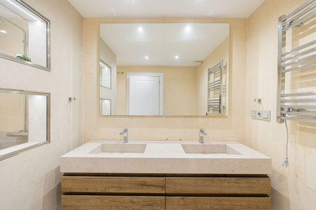 Appartement te koop in Nueva Andalucía | 3 slaapkamers H5498503