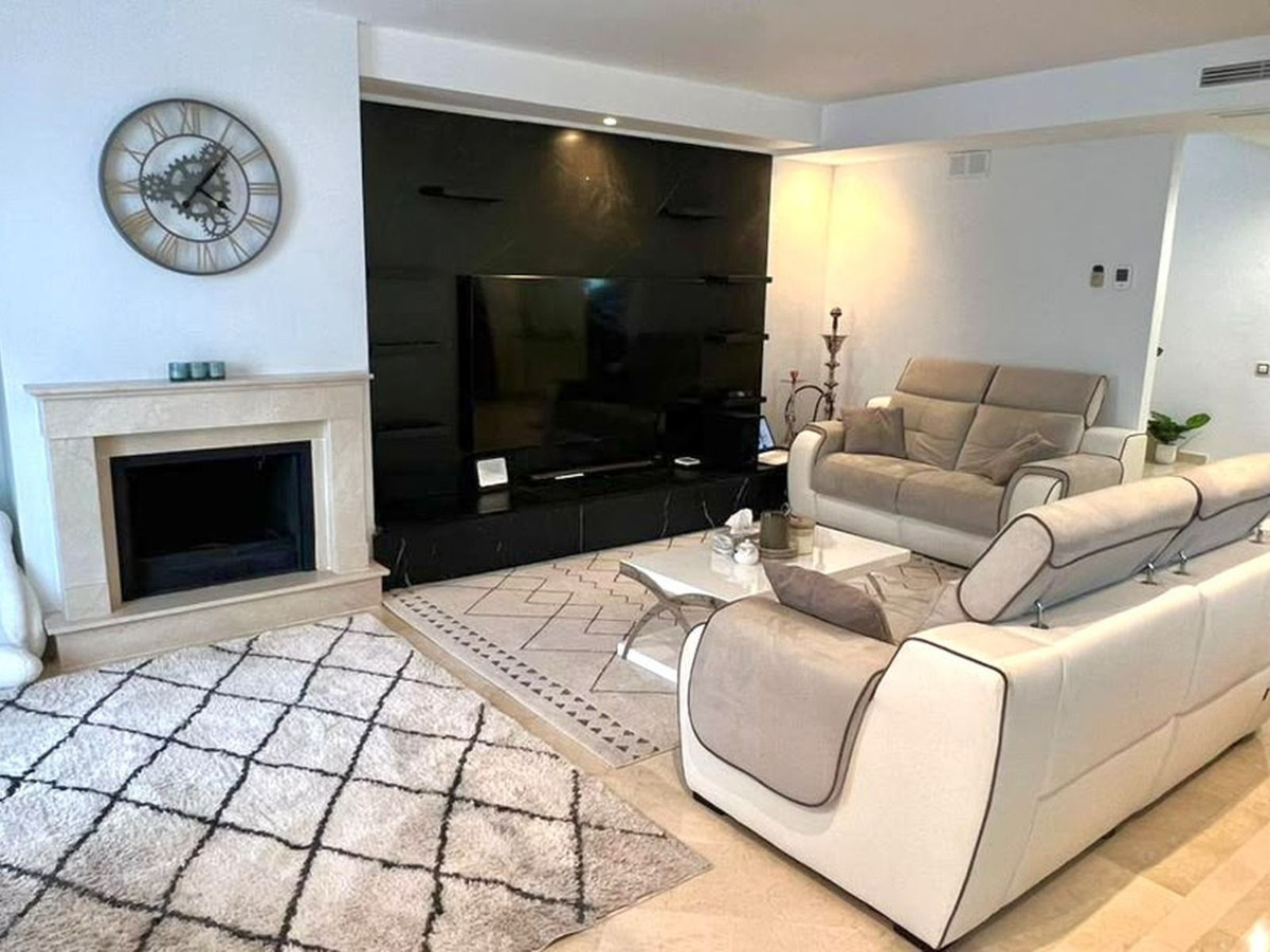 Appartement te koop in Nueva Andalucía | 3 slaapkamers H5500597