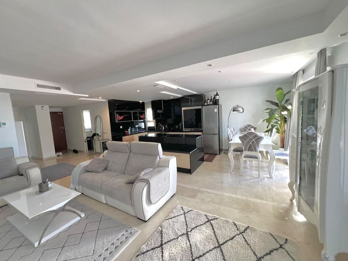 Appartement te koop in Nueva Andalucía | 3 slaapkamers H5500597