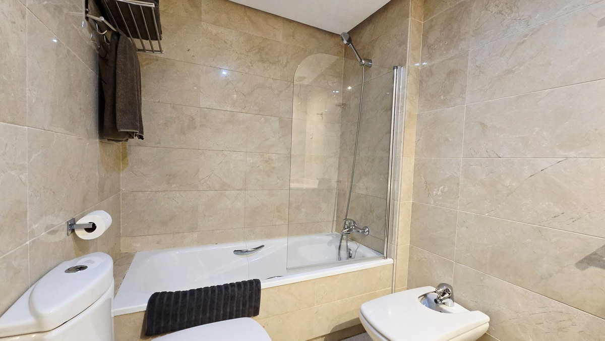 Appartement te koop in Nueva Andalucía | 2 slaapkamers H5501983
