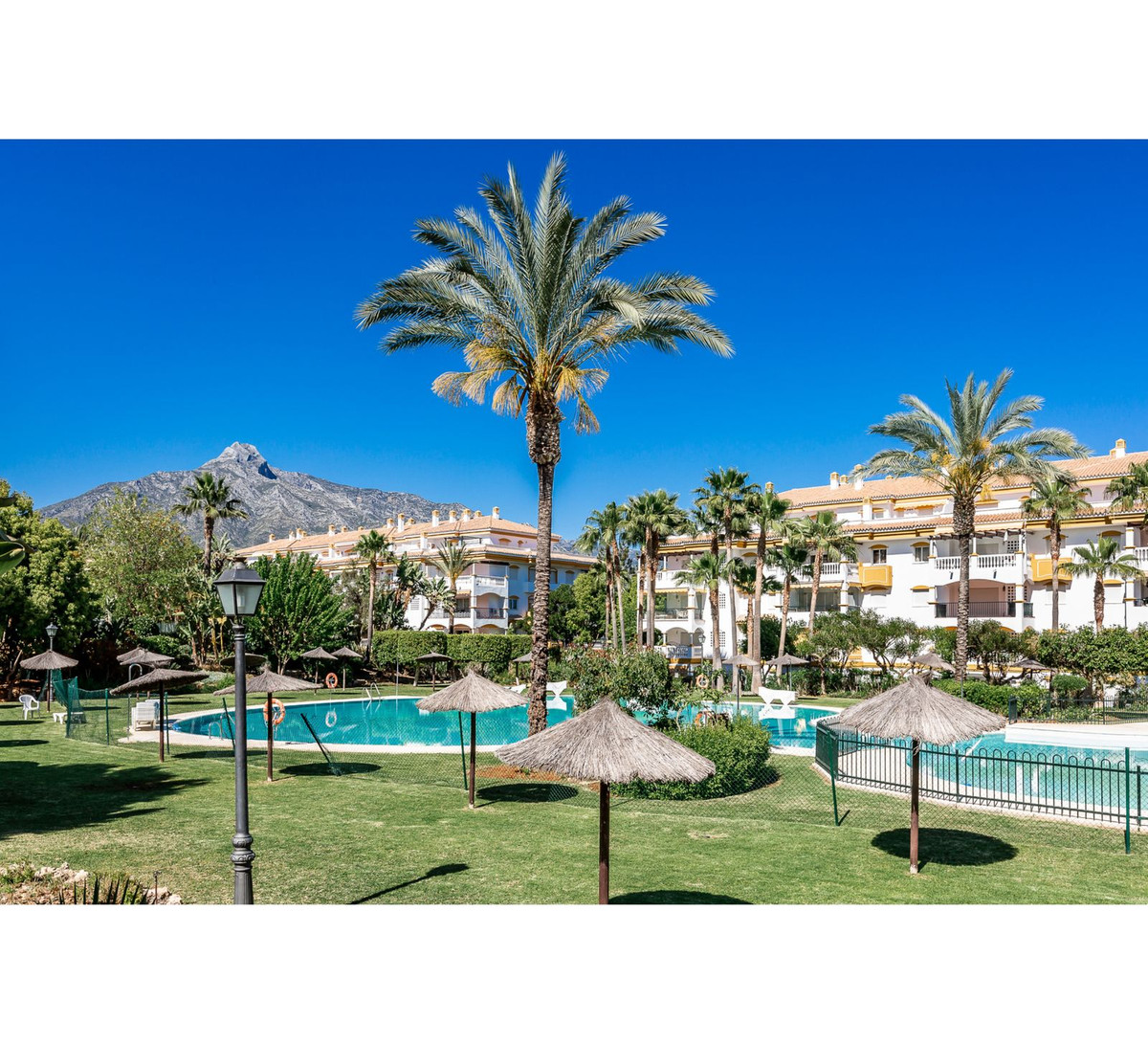 Appartement te koop in Nueva Andalucía | 2 slaapkamers H5501983