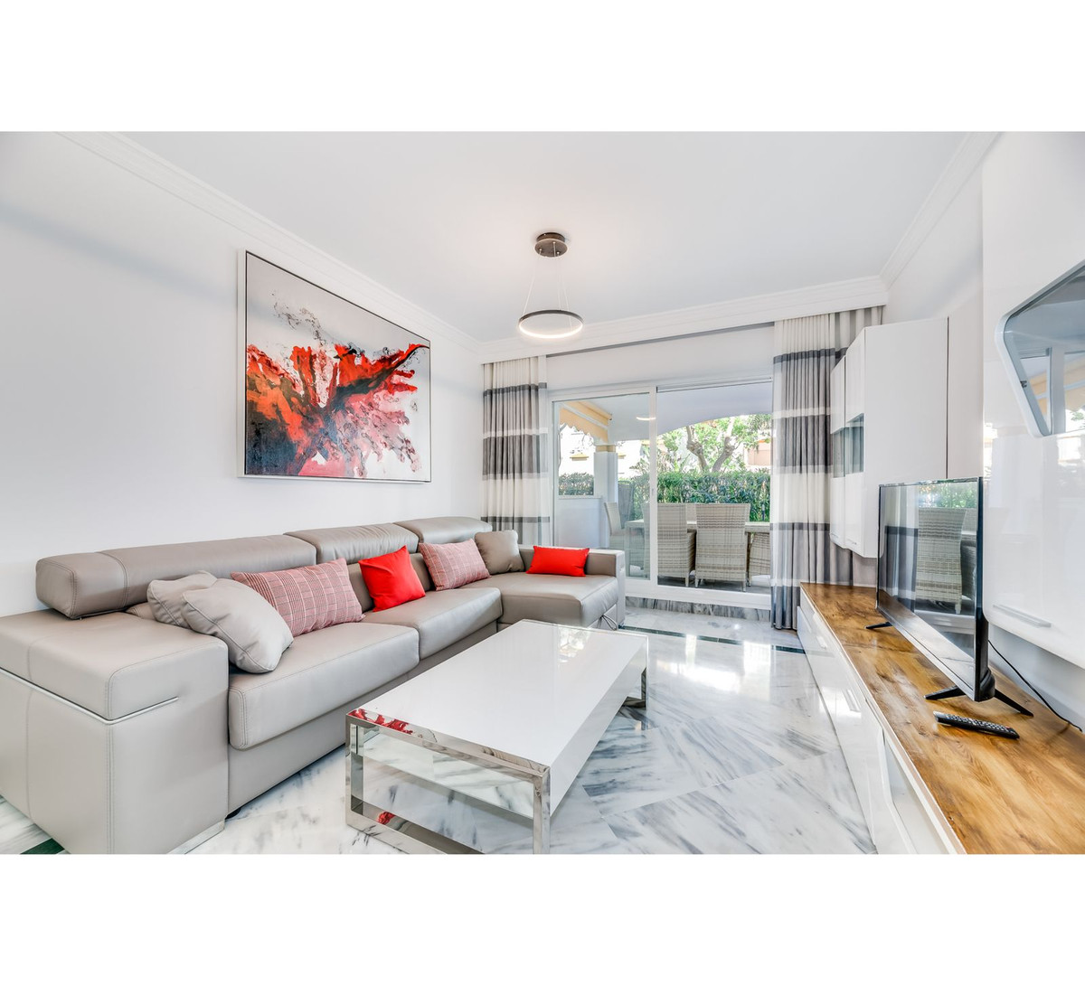 Appartement te koop in Nueva Andalucía | 2 slaapkamers H5501983