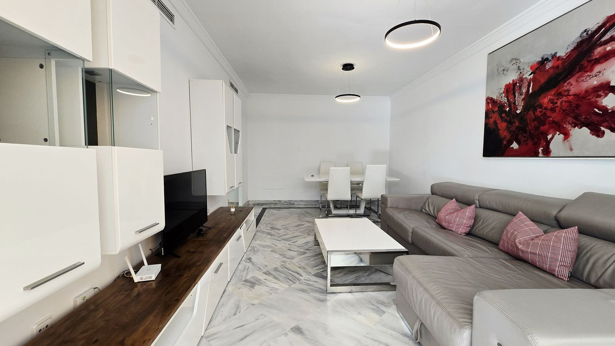 Appartement te koop in Nueva Andalucía | 2 slaapkamers H5501983