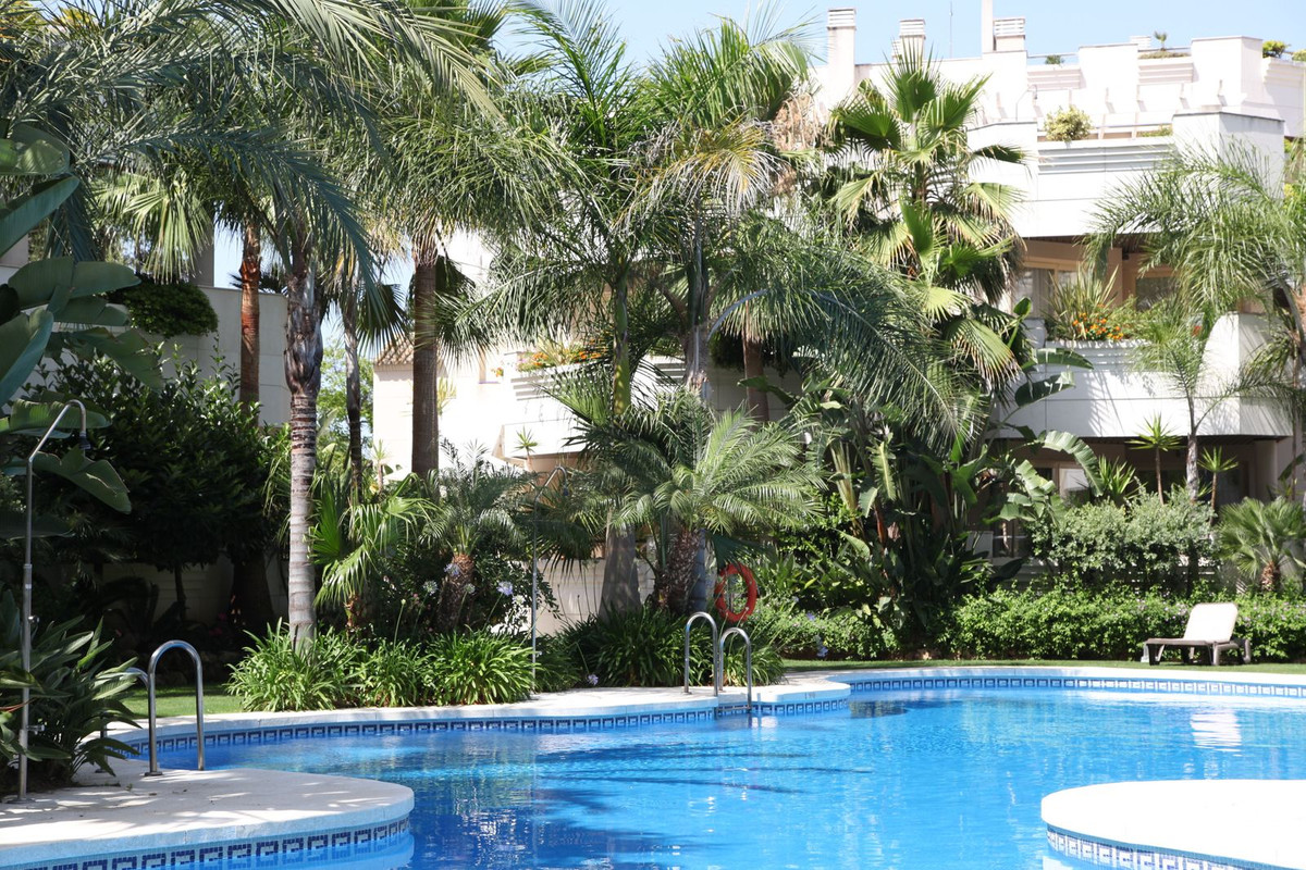 Appartement te koop in Nueva Andalucía | 2 slaapkamers H5505895