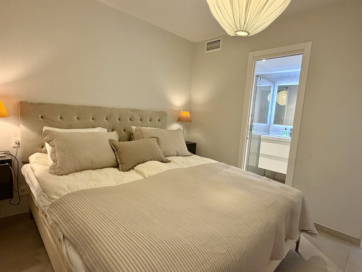 Appartement te koop in Nueva Andalucía | 2 slaapkamers H5506477