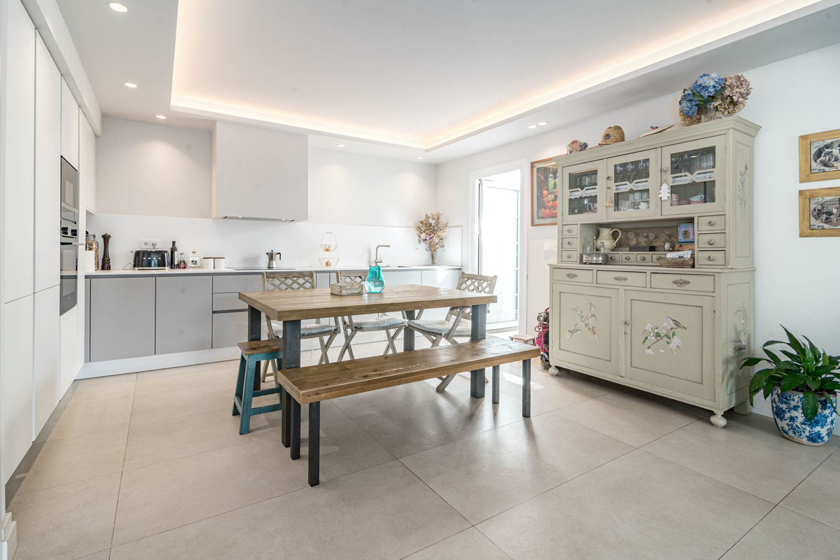 Appartement te koop in Nueva Andalucía | 3 slaapkamers H5510056
