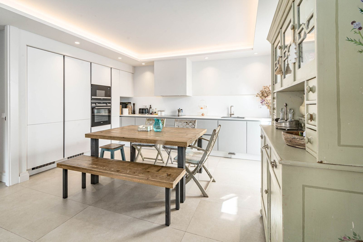 Appartement te koop in Nueva Andalucía | 3 slaapkamers H5510056