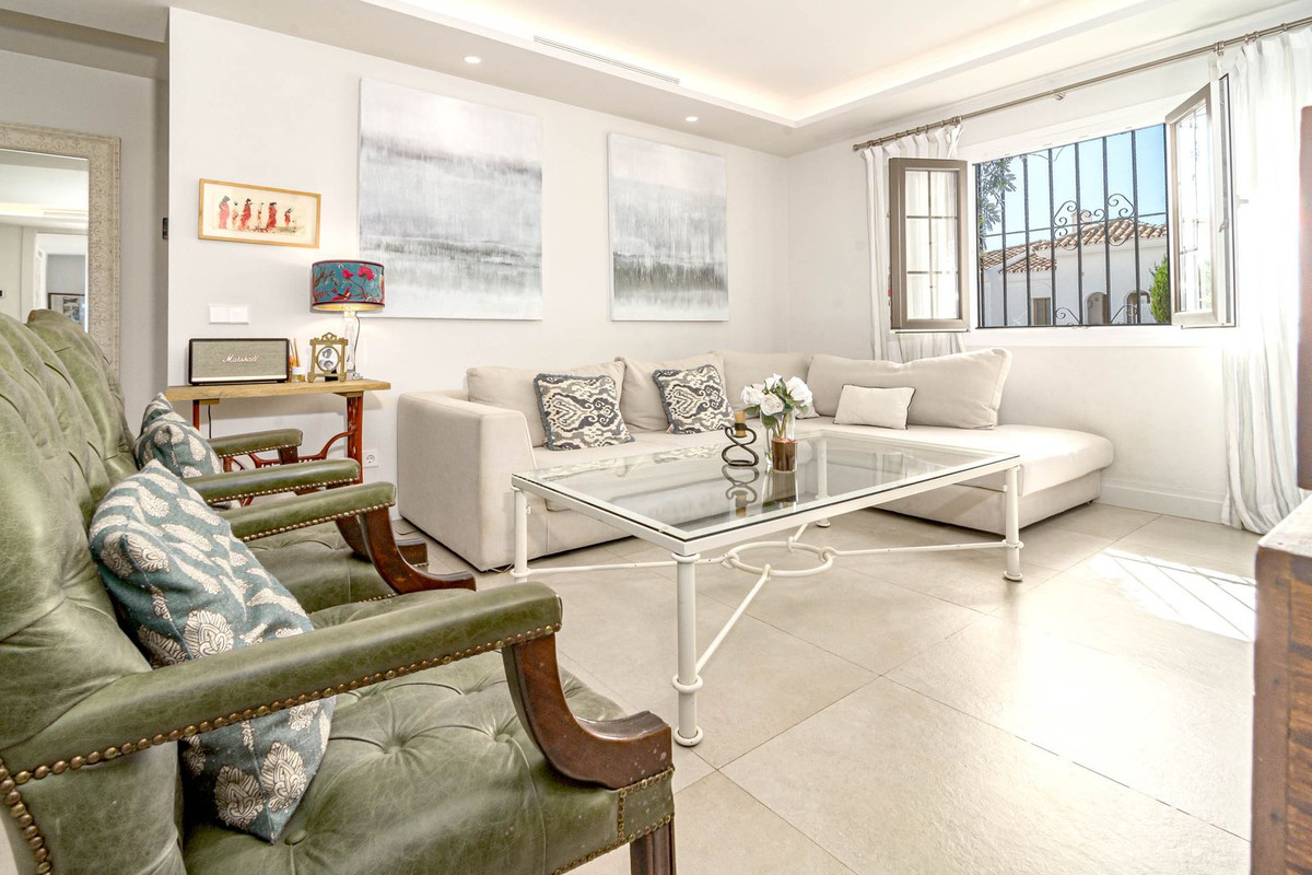 Appartement te koop in Nueva Andalucía | 3 slaapkamers H5510056