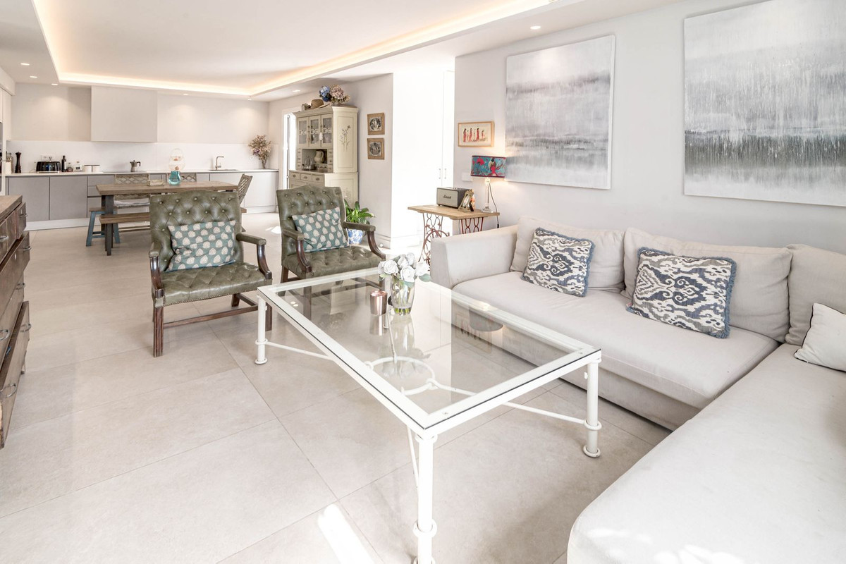 Appartement te koop in Nueva Andalucía | 3 slaapkamers H5510056