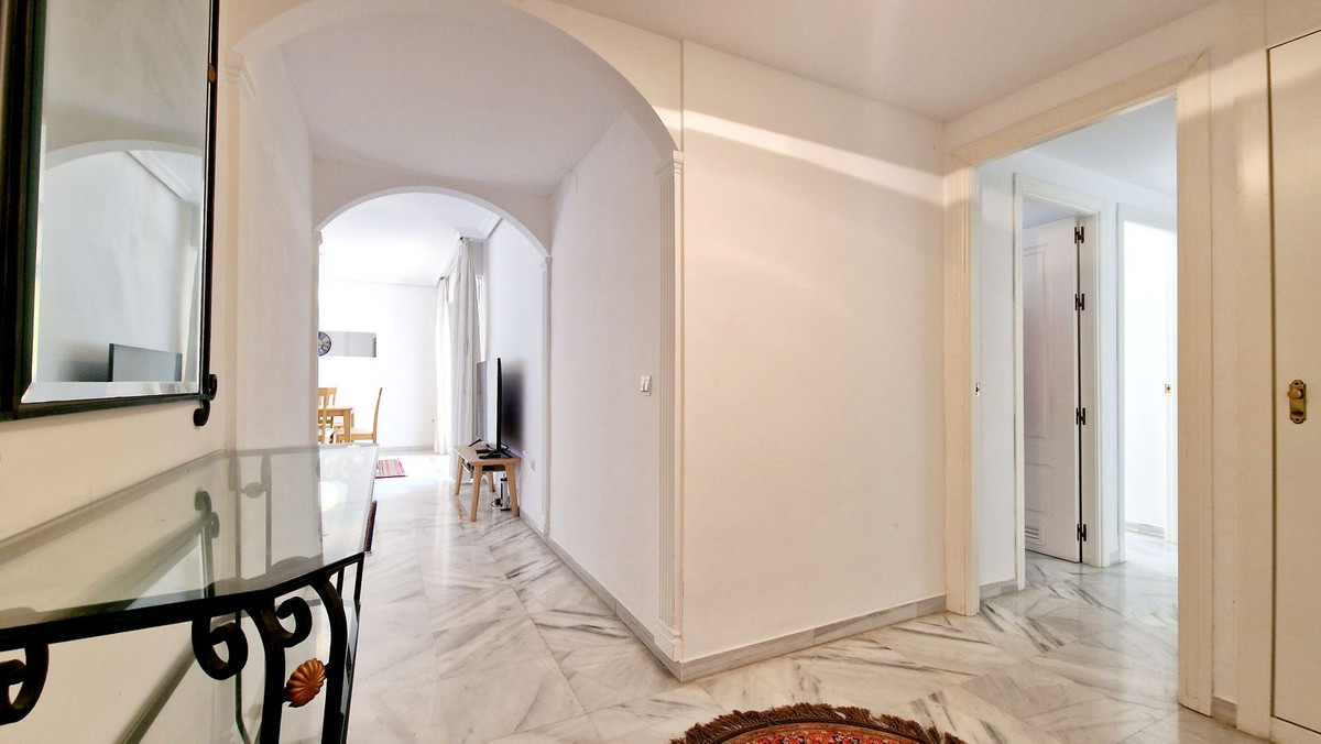 Appartement te koop in Nueva Andalucía | 2 slaapkamers H5512339