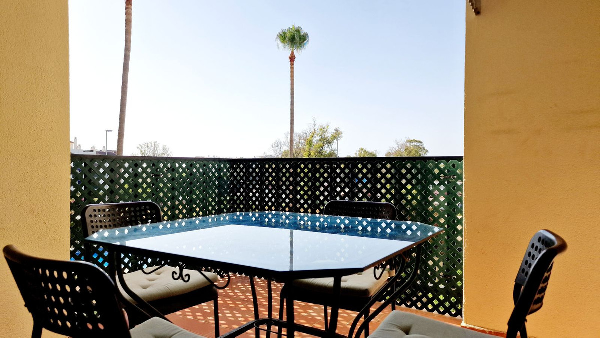 Appartement te koop in Nueva Andalucía | 2 slaapkamers H5512339